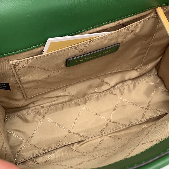 MICHAEL KORS MEDIUM FLAP CHAIN
SHOULDER CROSSBODY BAG FERN
GREEN COLOR - Picture 15 of 16